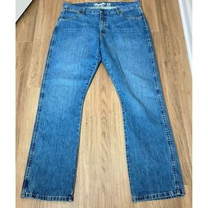 Wrangler Retro Boot Jeans Medium Wash Slim Straight Leg Classic Denim Pants